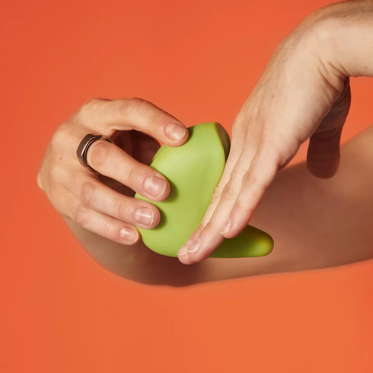 OhNut - Kiwi - Pelvic Tension Vibrator - PlayBlue