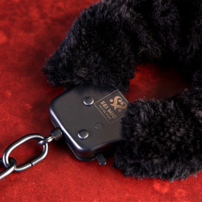 Sei Mio - Cuff Love - Furry Metal Handcuffs - PlayBlue